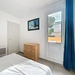 3122-t2 Climatise A 250m De La Avec Terrasse, Et Garage Apartament *